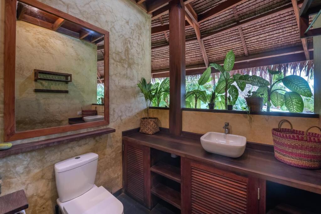 Alaia Hideaway Villa General Luna  Exterior photo
